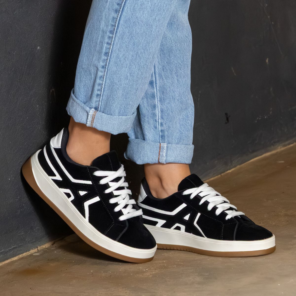 Tênis Esportivo Casual TN16 Preto Branco