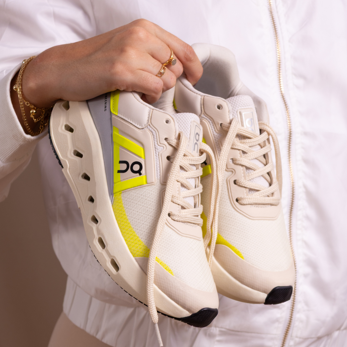 Tênis Esportivo Cloudrunner TN13 Off White Limão