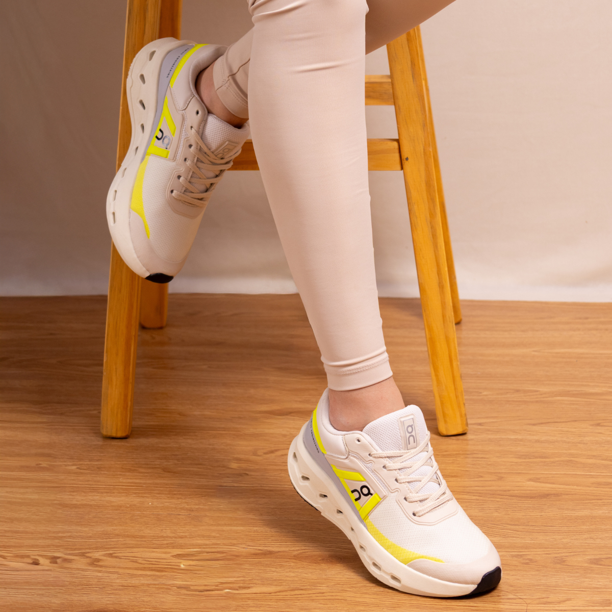 Tênis Esportivo Cloudrunner TN13 Off White Limão