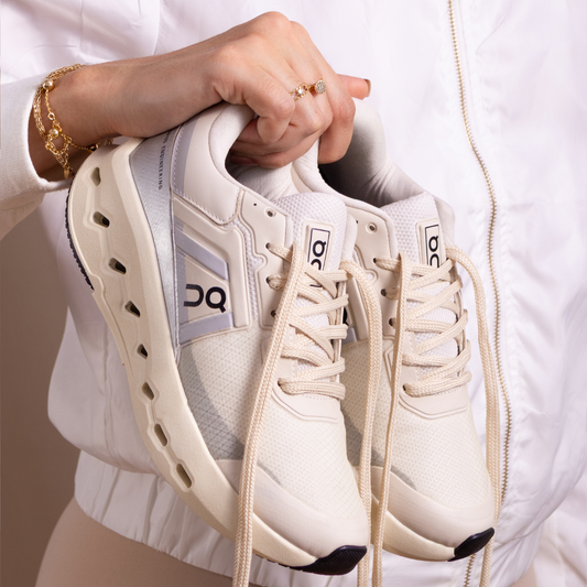 Tênis Esportivo Cloudrunner TN13 Off White Cinza