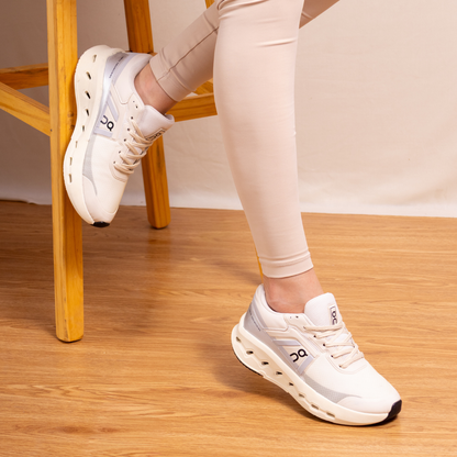 Tênis Esportivo Cloudrunner TN13 Off White Cinza