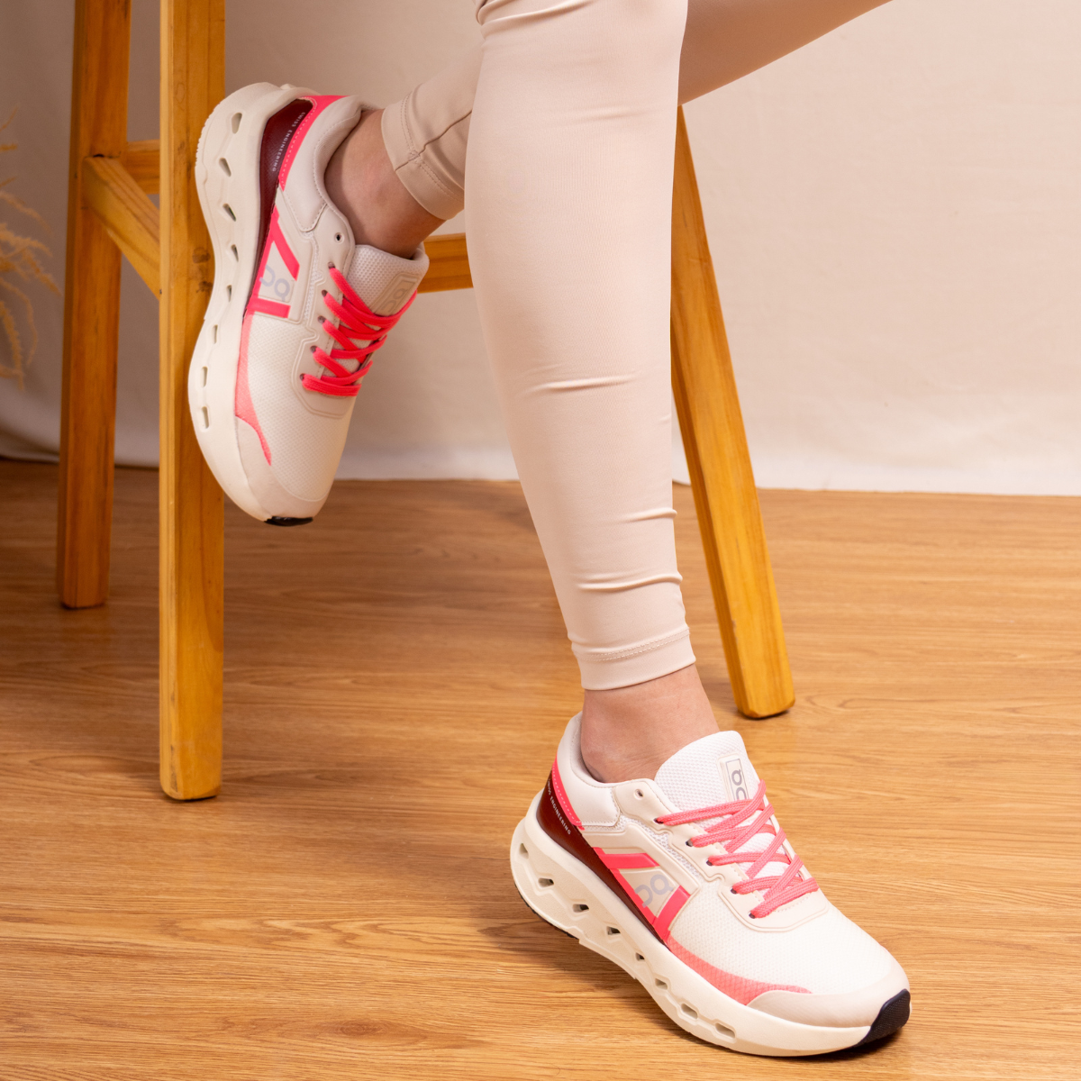 Tênis Esportivo Cloudrunner TN13 Off White Pink